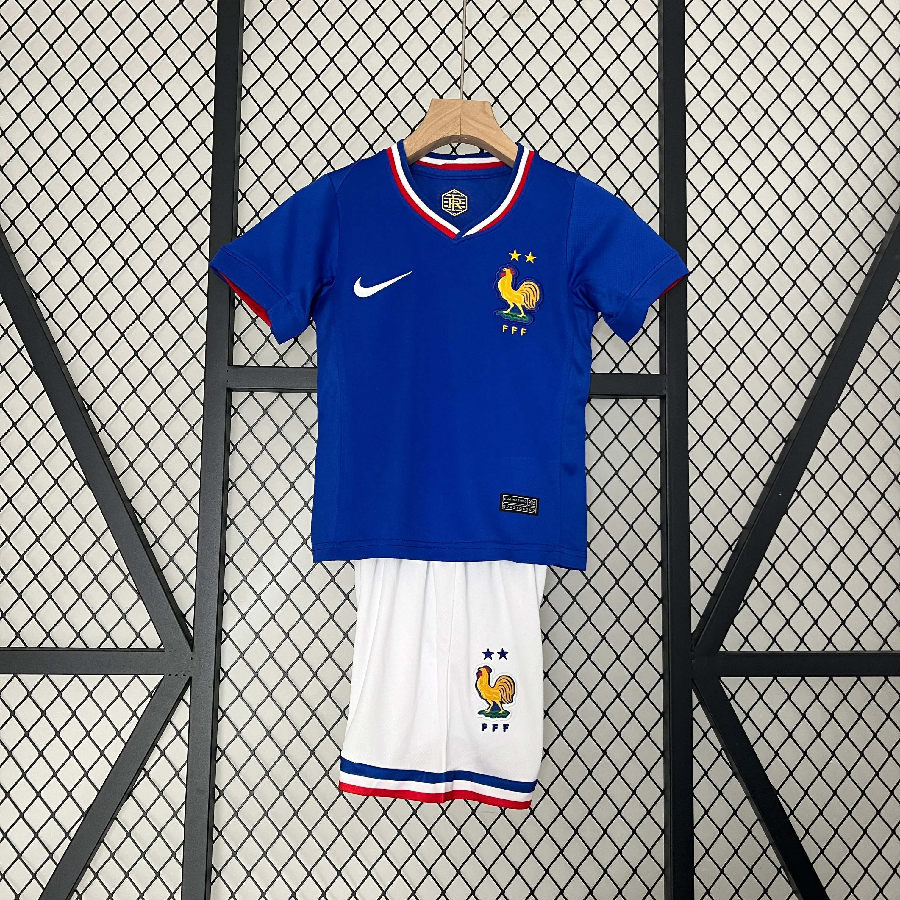 FFF Ensemble Maillot + Short Officiel Équipe De France De Football – Collection Supporter 100% Polyester