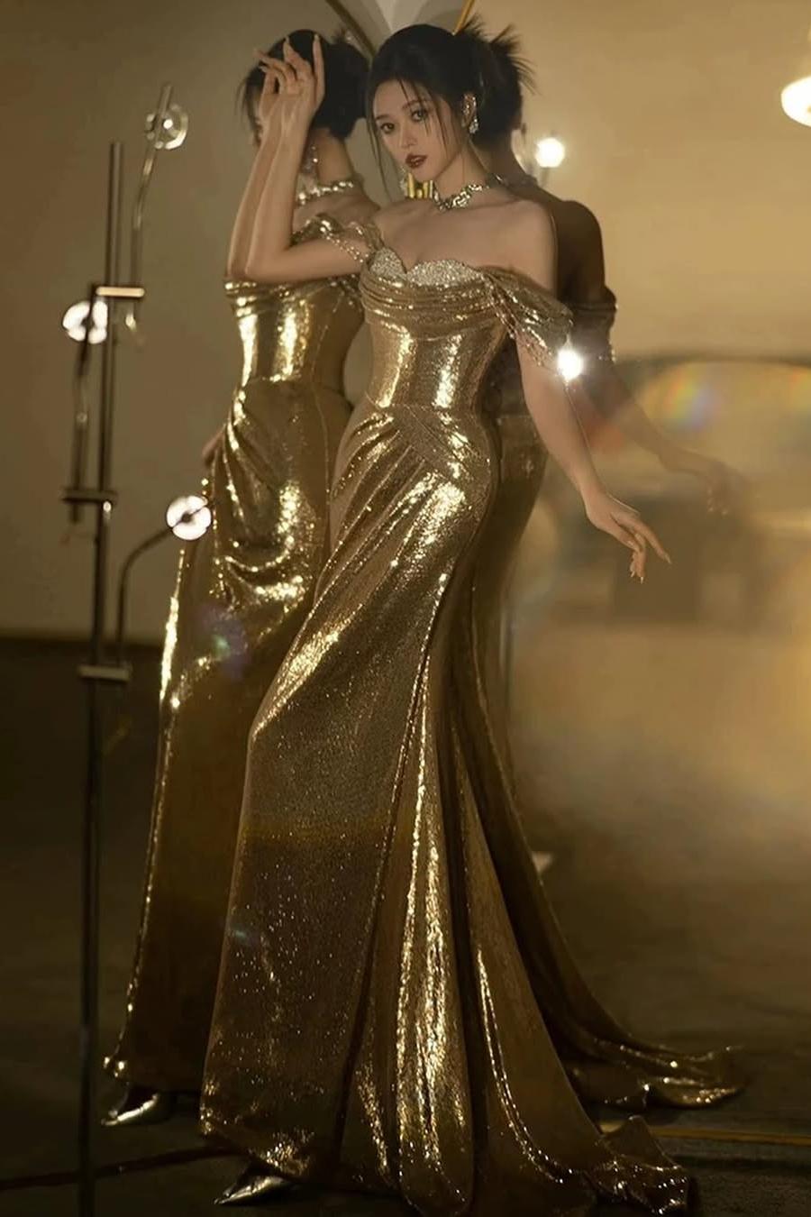 Lussooy Amazing Off the Shoulder Gold Strapless Prom Dress with Beadings