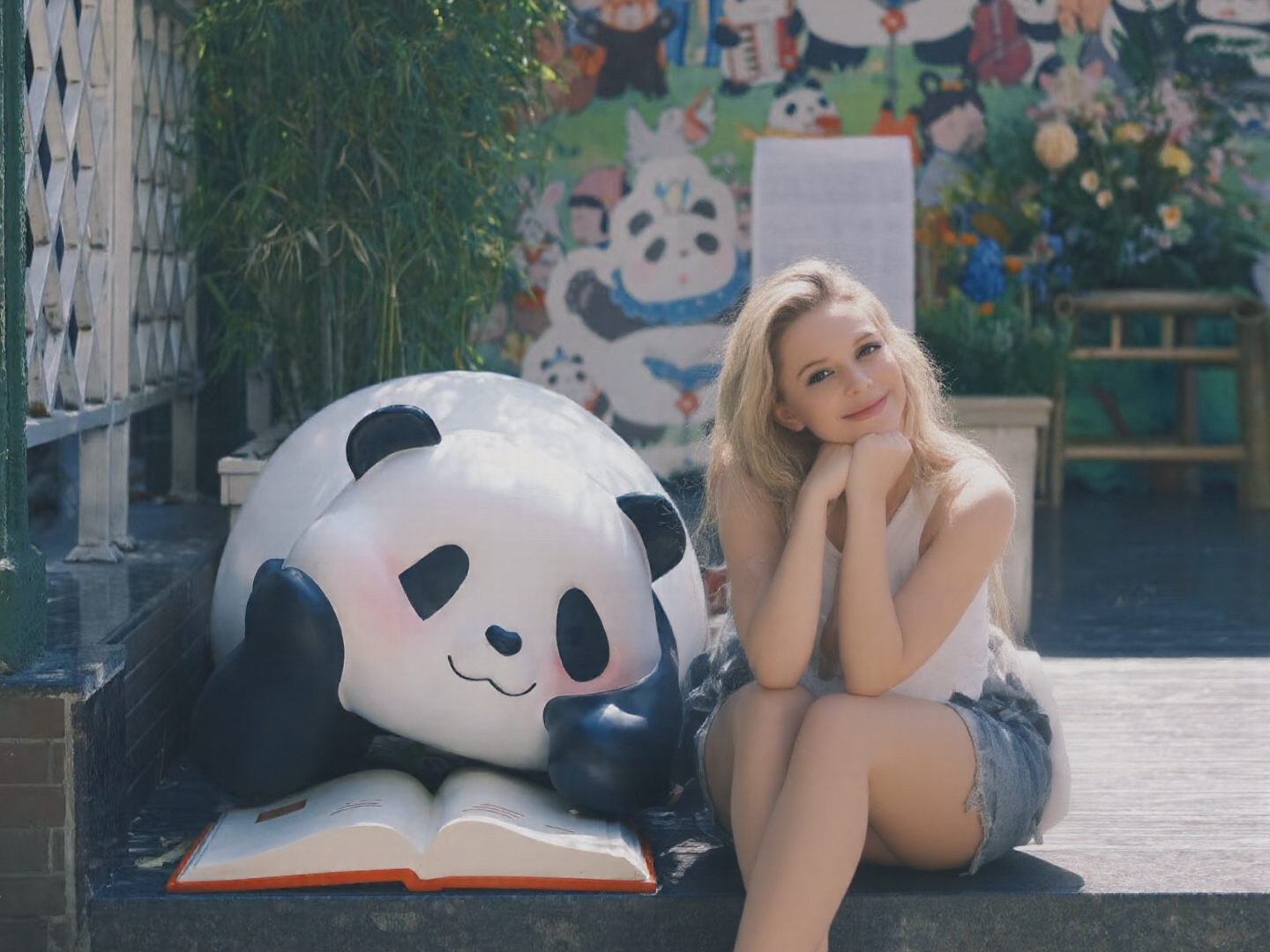 1 Day Chengdu Panda & Traditional Chinese Medicine Experience