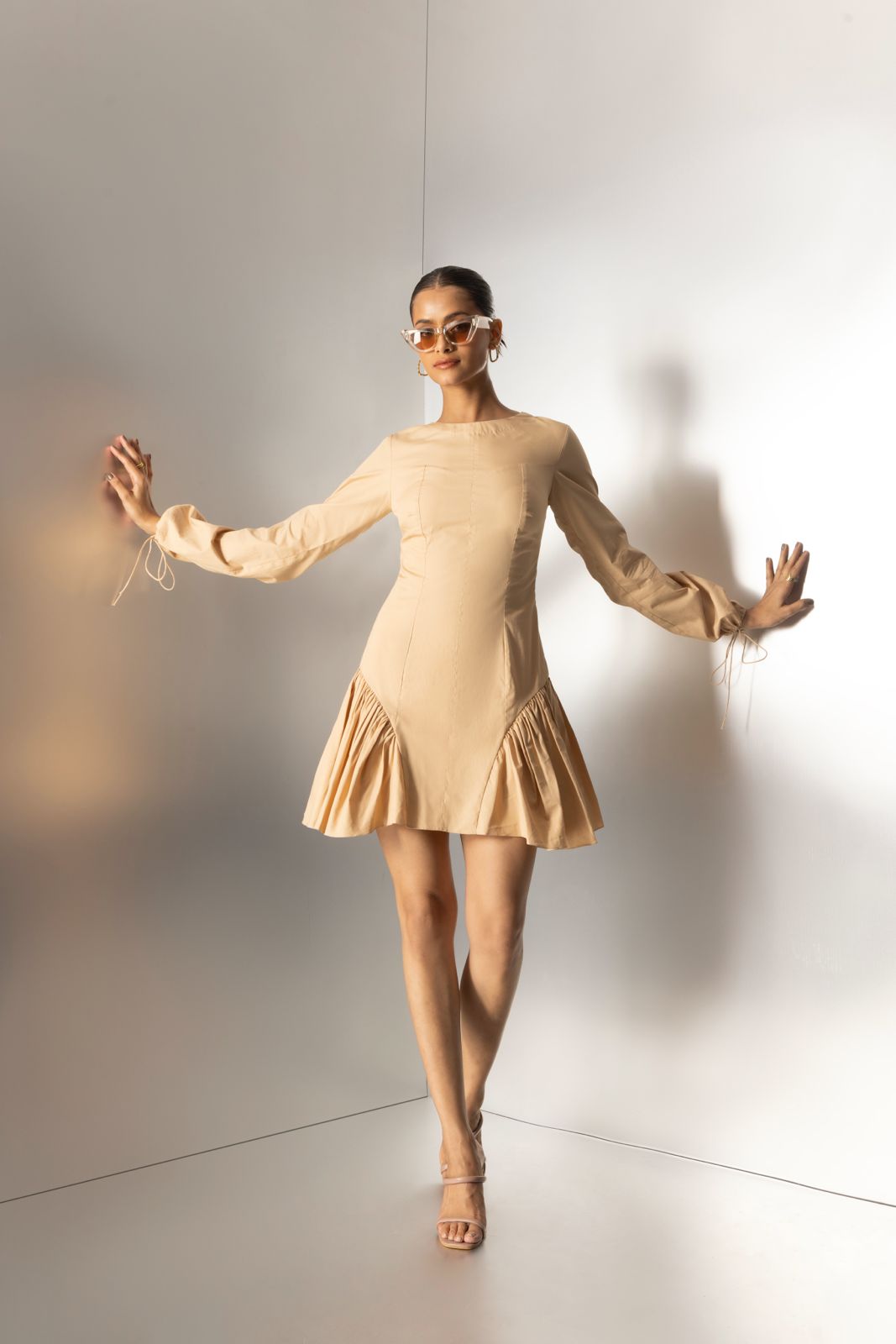 Golden Escape – mini structured dress in beige