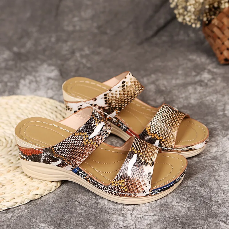 Qengg New Women's Casual Slippers Fashion Round Toe Leopard Wedge Roman Sandals Platform Comfort Increase Beach Shoes Sandalia Nuvem