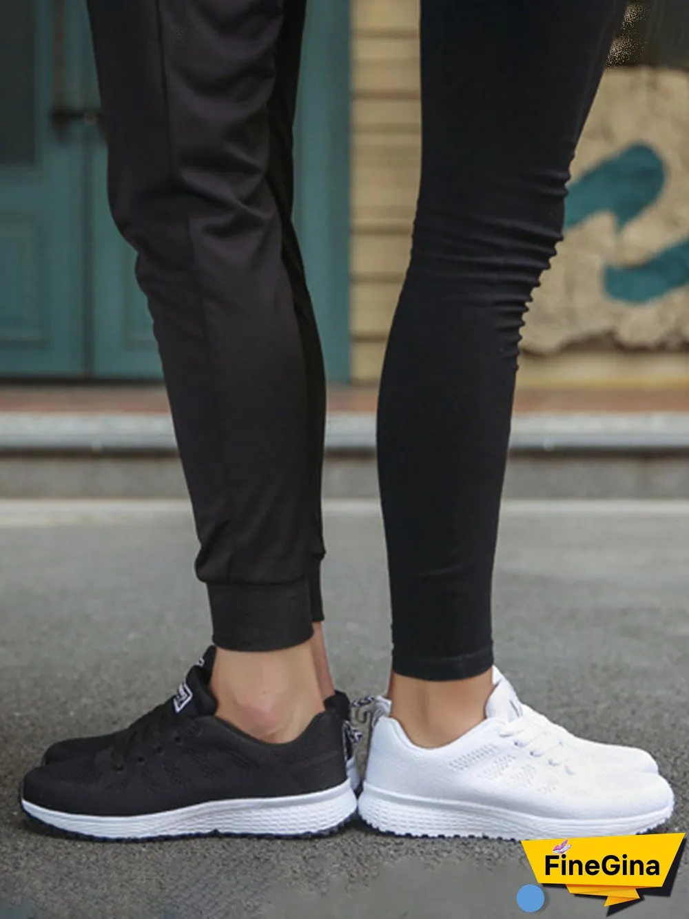 Contrasting Solid Color Breathable Mesh Casual Sneakers