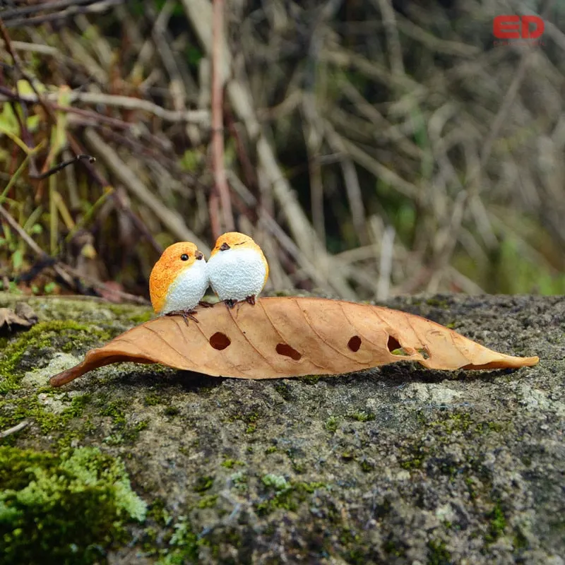 Mini Garden Birds on Leaves Ornament Handmade Craft Animal Resin Garden Birds Figurines for Maison et Jardin Decoration