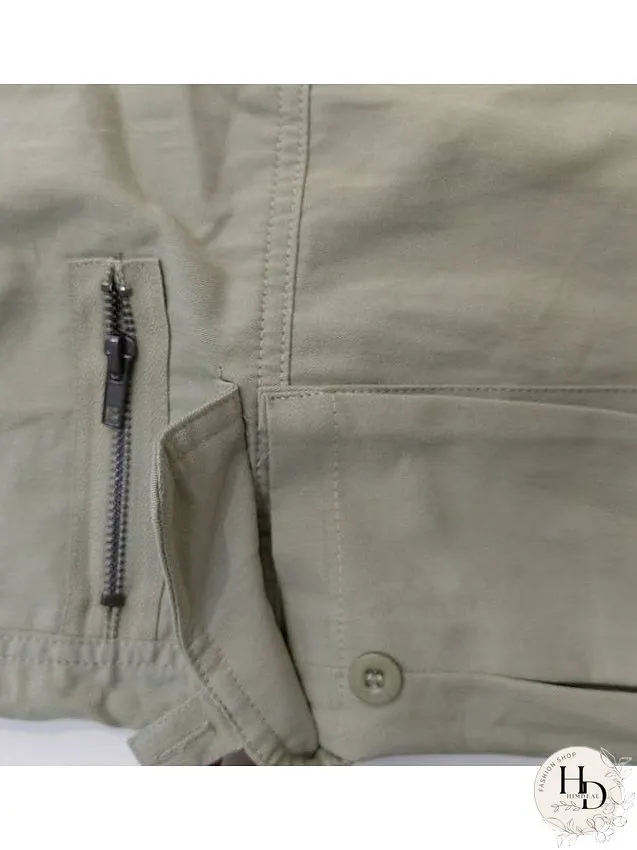 Streetwear-Inspired Black Cargo Pants