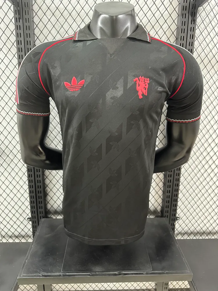 2024-25 Manchester United Retro Shirt - Player Edition
