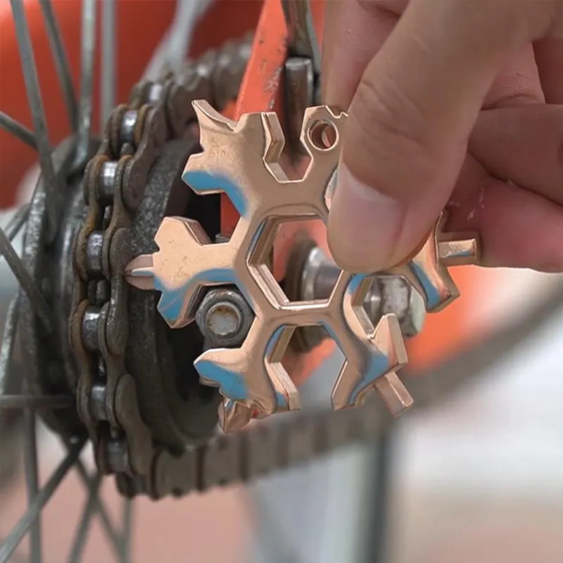 SAKER&reg; 18-in-1 Snowflake Multi-Tool