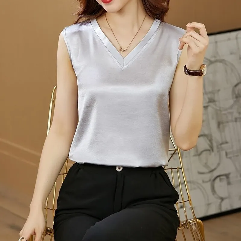 Summer 2021 Solid V-neck Loose Waist Satin Tops Fashion Women Silk Blouse Plus Size Elegant Sleeveless Satin Blouse Blusa 14795
