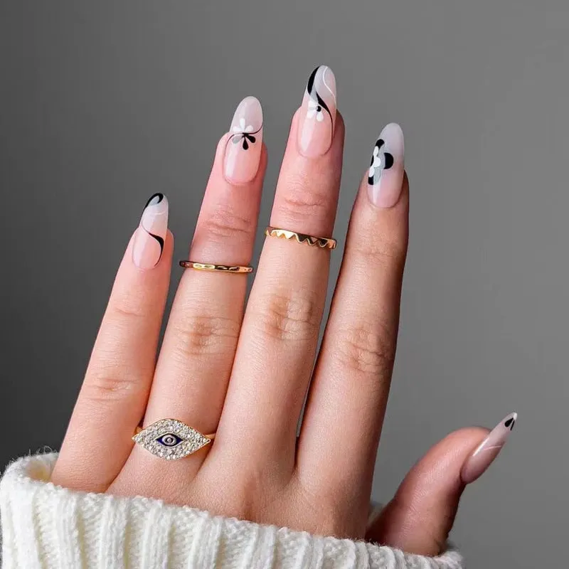 24Pcs Coffee Color With Grids Heart Designs False Nail Full Cover Fake Nails with Glue Detachable Wearable Manicure Nail Tips-Nail Inspo