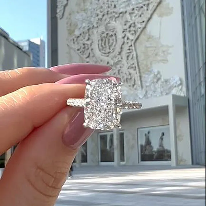 💎Exquisite Cushion-Cut Large Zircon Ring💍