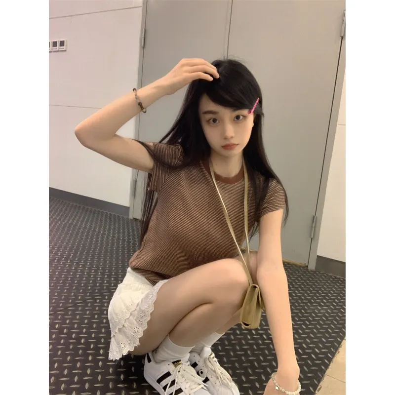 Brownm Brownm Short-Sleeved Striped T-Shirt Female 2024 Summer Hot Girl Slim Slim Bottom Shirt Versatile Student Short Top