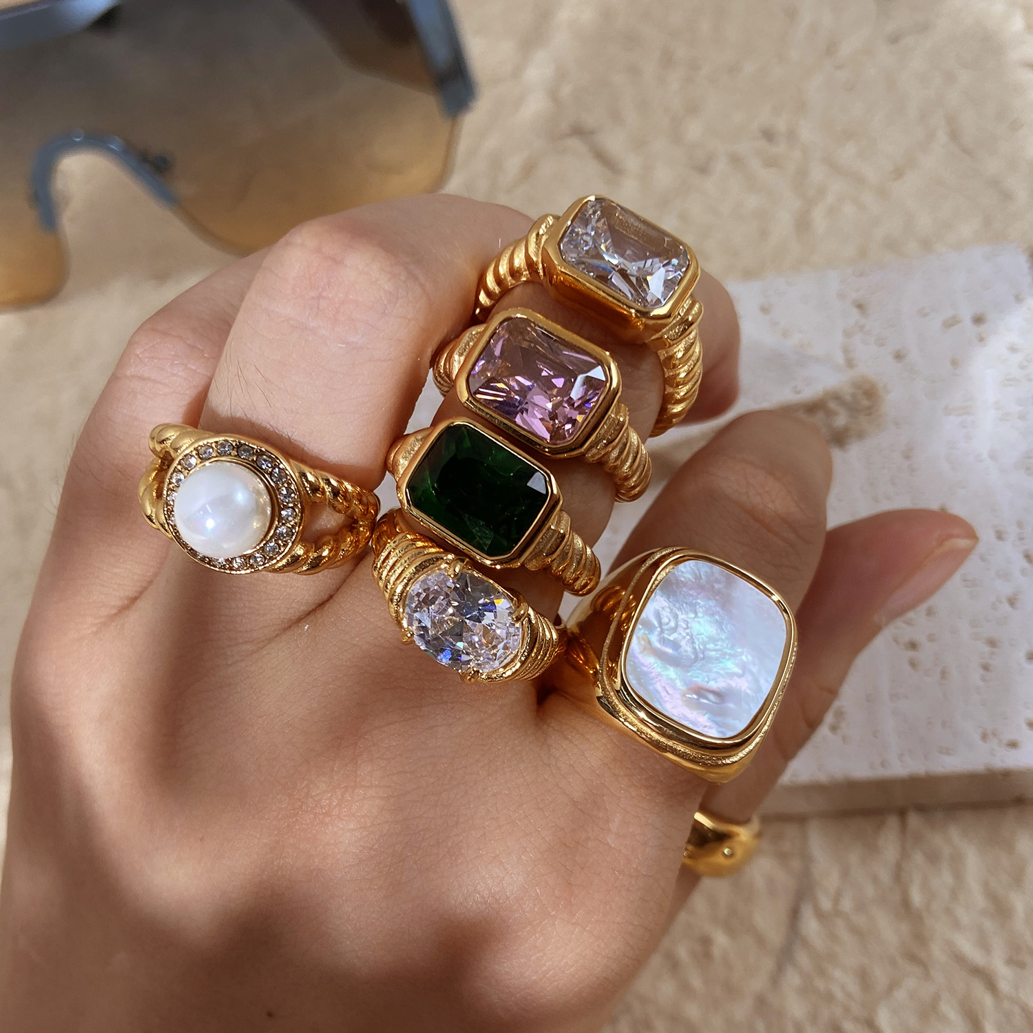 Elegant Vogue Zirconia Ring - 18K Gold Plated Stainless Steel Band