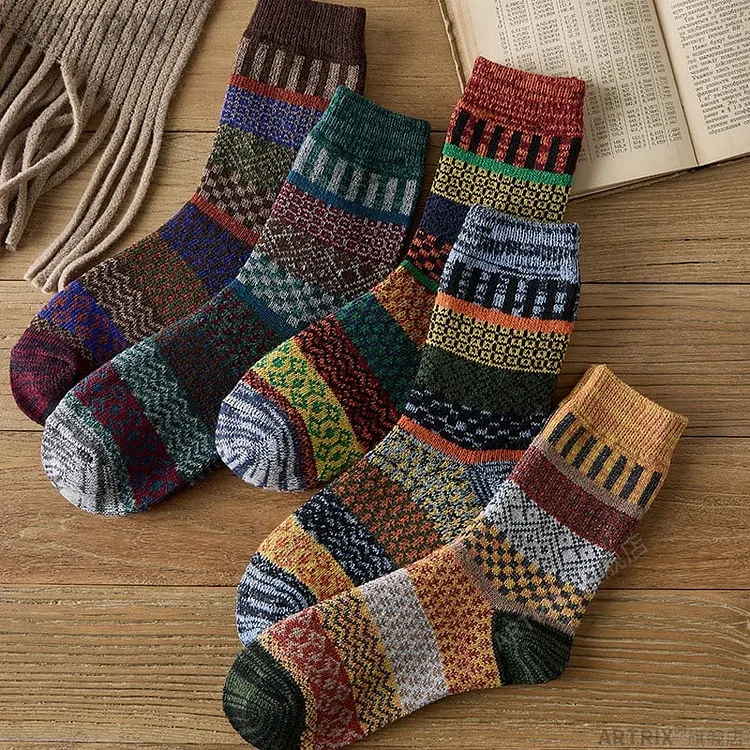🧦Men's wool blend mid-calf socks: warm, thick, with retro ethnic patterns🧦 