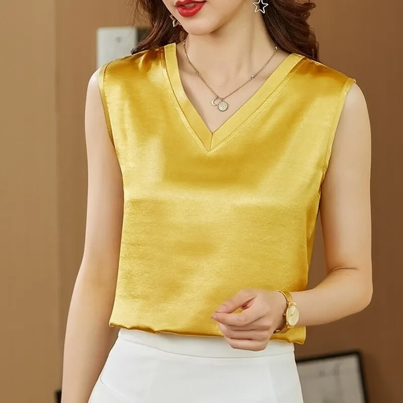 Summer 2021 Solid V-neck Loose Waist Satin Tops Fashion Women Silk Blouse Plus Size Elegant Sleeveless Satin Blouse Blusa 14795