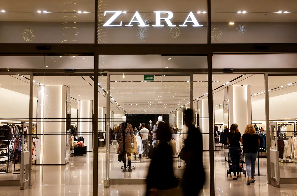 A Zara tulajdonosa, az Inditex bejelentette, hogy leállítja a mianmari ruhák vásárlását | Reuters
