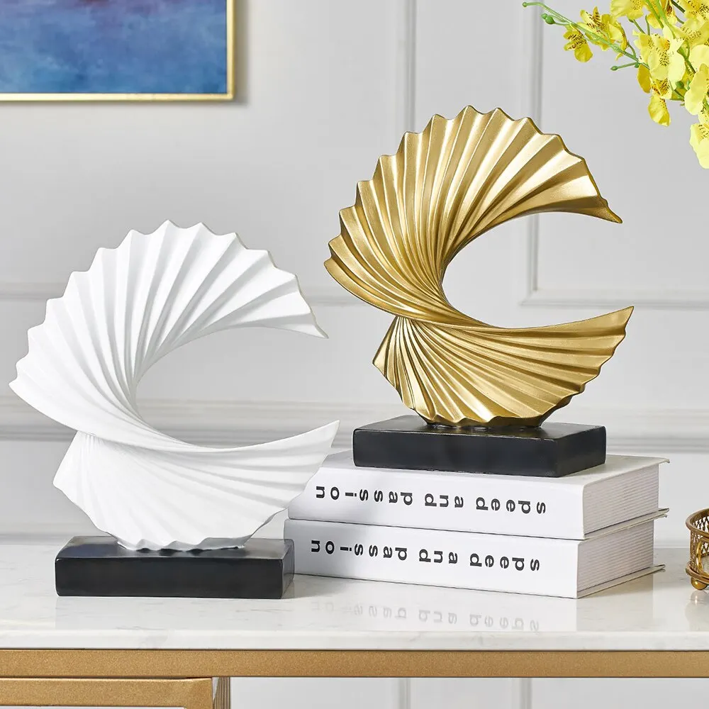 European Resin Abstract Sculpture Home Decoration Accessoies Modern Gold Art Statues Living Room decorative Office Desk Decor
