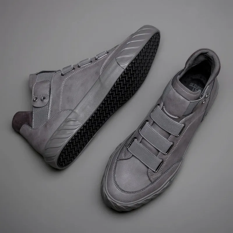 Brand New Men's Leather Shoes Korean Trend Comfortable Loafer Men Shoes British Fashion Men High Top Sneakers New Moccasins Men 530-1