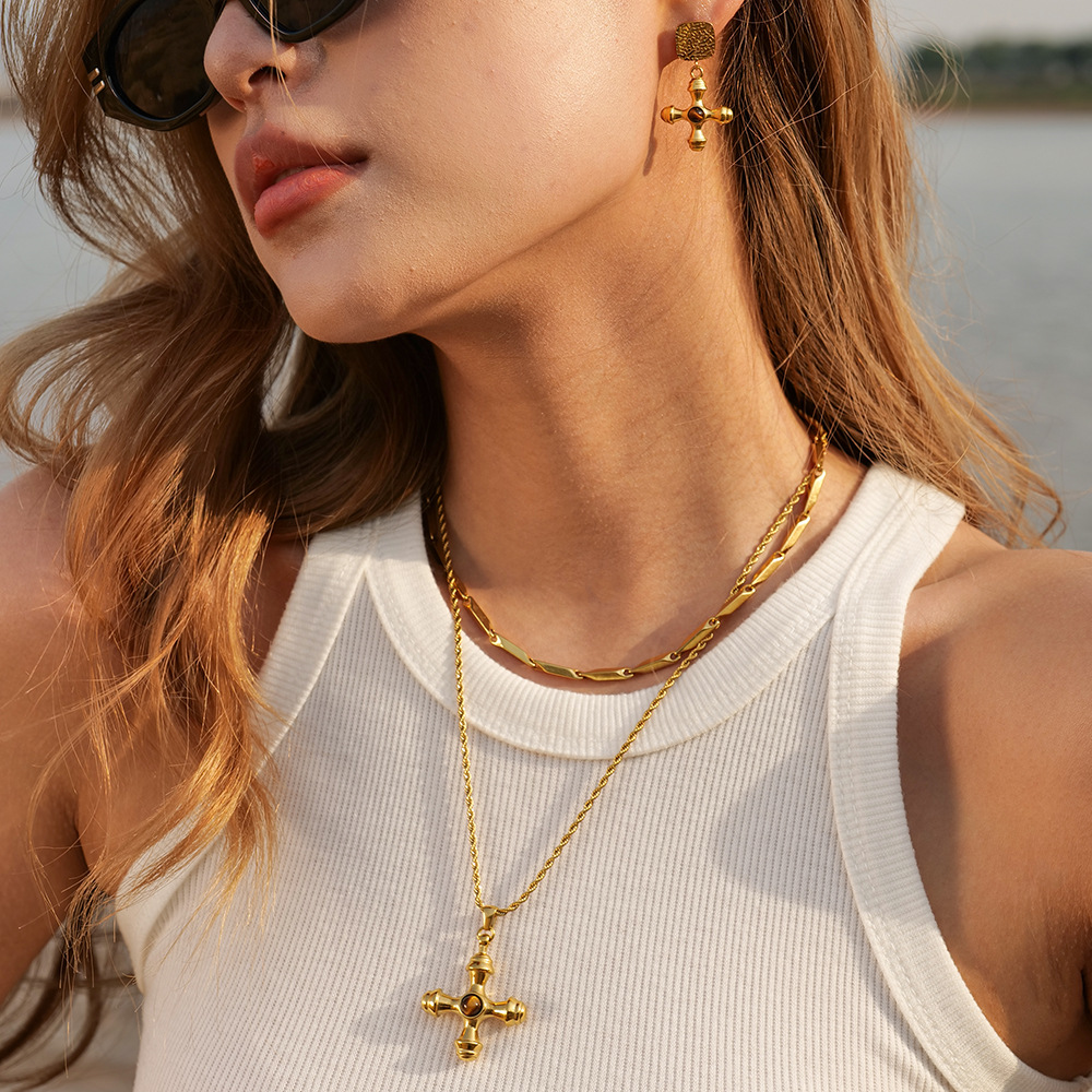 Amazon Trendy 18K Gold Stainless Cross & Tiger Eye Pendant - Fade-Resistant Chic Accessory