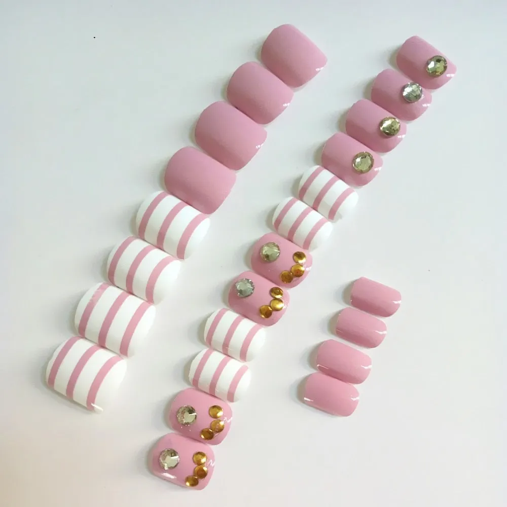 24 Pcs Purple Pink Flat Fake Nail Artificial False Nails 3D Rivet Nail Art Press On Fingernails For Lady Salon Tips 24Pcs-Nail Inspo