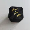 Doigt d'honneur dans une bo&icirc;te