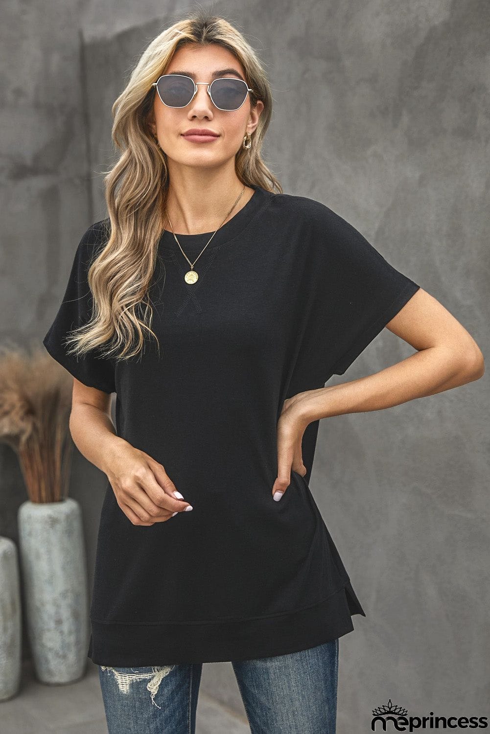 Round Neck Short Sleeve Solid Color Tee