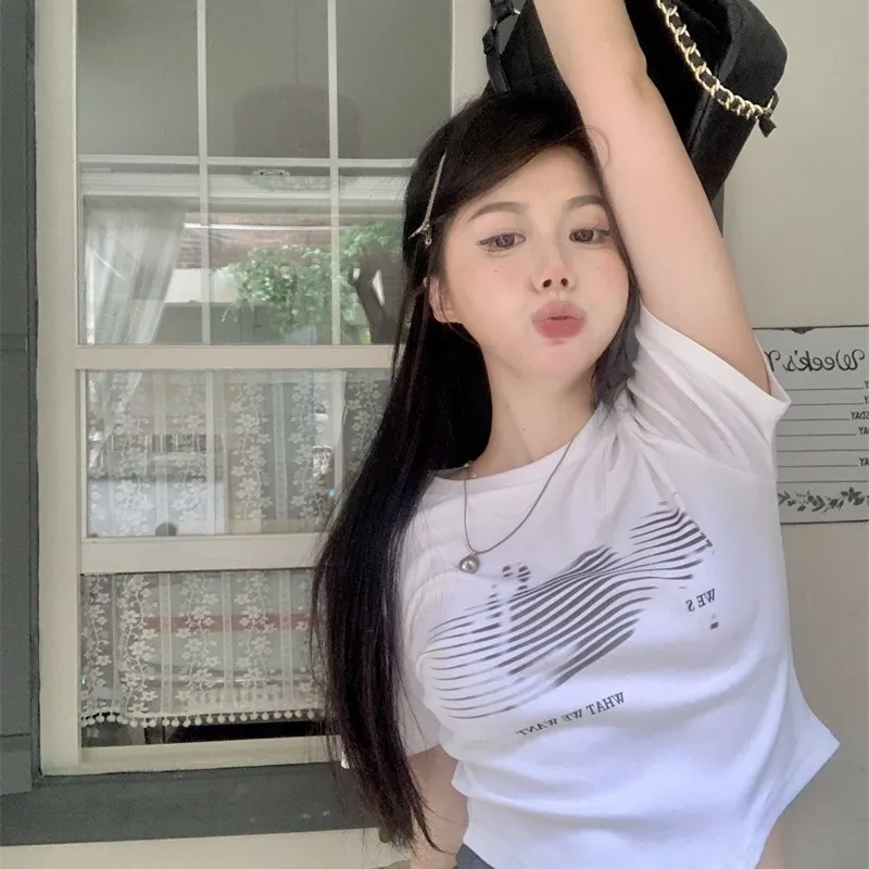 Uveng Uveng Design Sense Hot Girl Bottom Female Summer 2024 New Interior With Short Sleeve Slim Slim T-Shirt Top Tide Ins