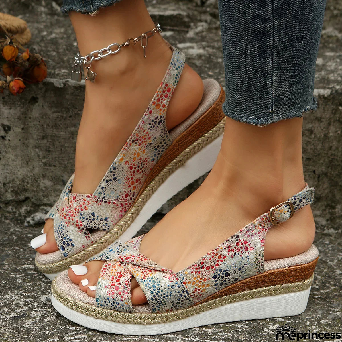 Elegant and lightweight Sandals