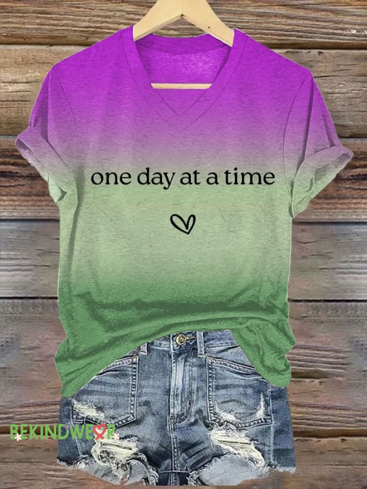 Women&rsquo;s One Day At A Time Print V Neck T-Shirt Purple / S