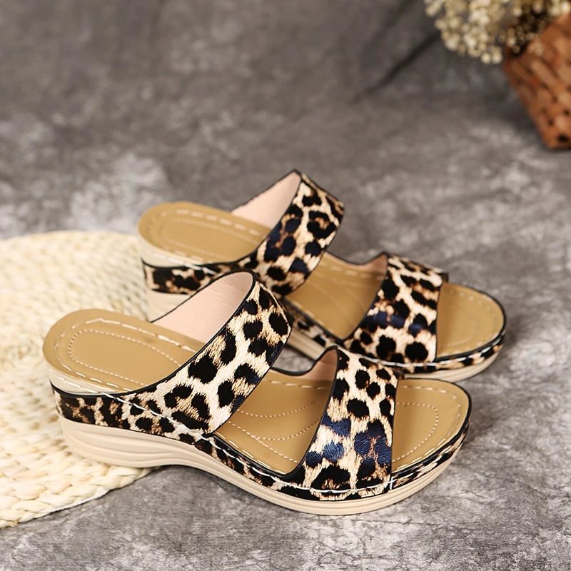 Qengg New Women's Casual Slippers Fashion Round Toe Leopard Wedge Roman Sandals Platform Comfort Increase Beach Shoes Sandalia Nuvem