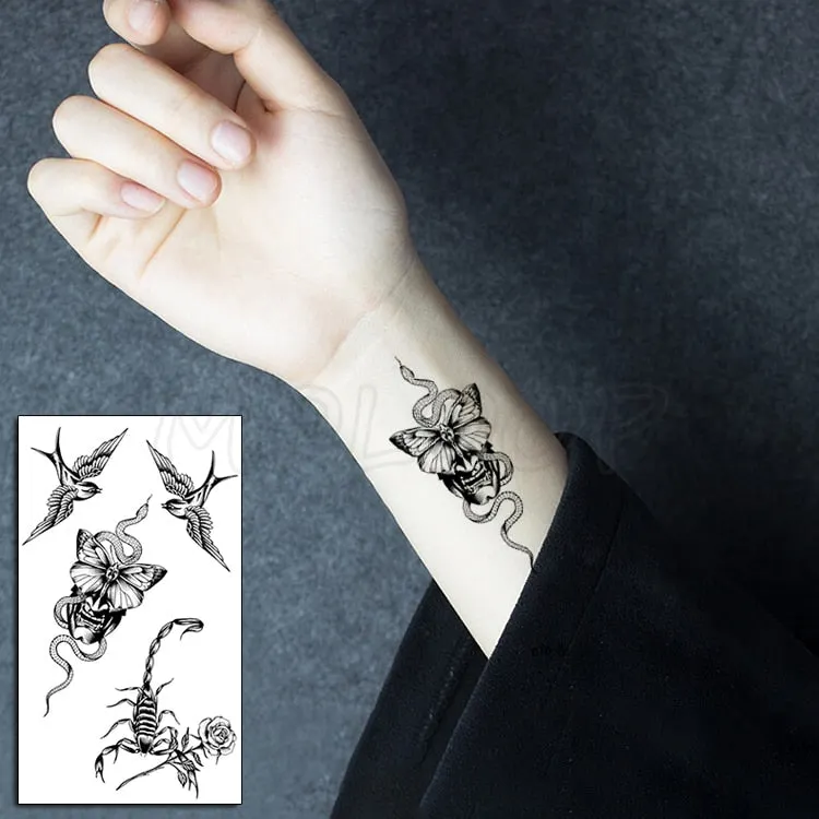 Water Transfer Tattoo Sexy Running Horse Anime Tattoo Body Art Waterproof Temporary Fake Flash Tattoo for Man Woman 10.5*6cm