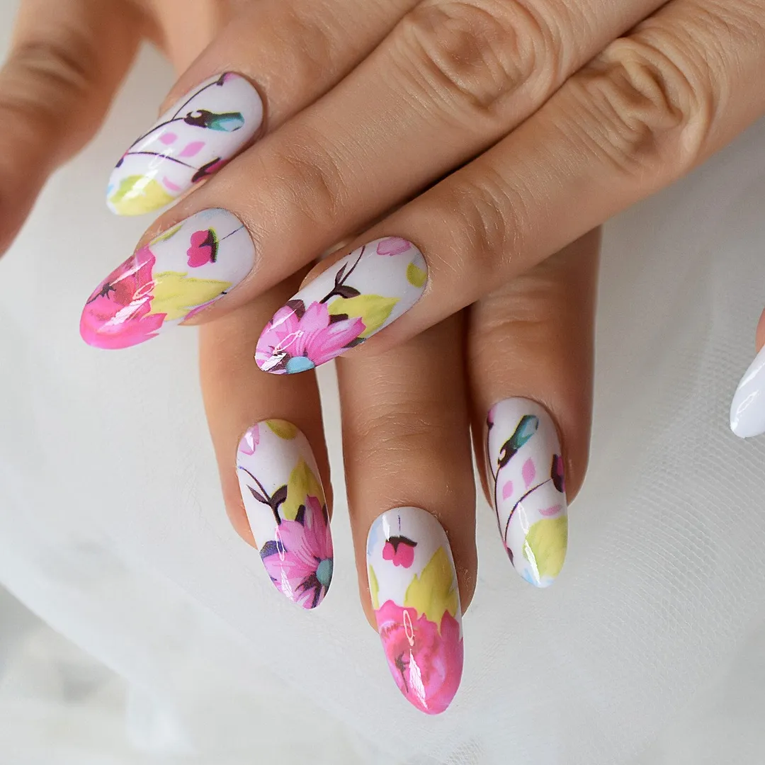 Long Almond White Flower Pattern Mixed Gel Tips Decoration Nails False Hand Dummy Stick On Nails Full Cover Nails-Nail Inspo