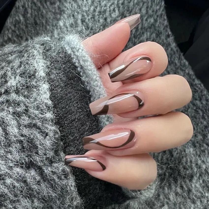 24Pcs Coffee Color With Grids Heart Designs False Nail Full Cover Fake Nails with Glue Detachable Wearable Manicure Nail Tips-Nail Inspo