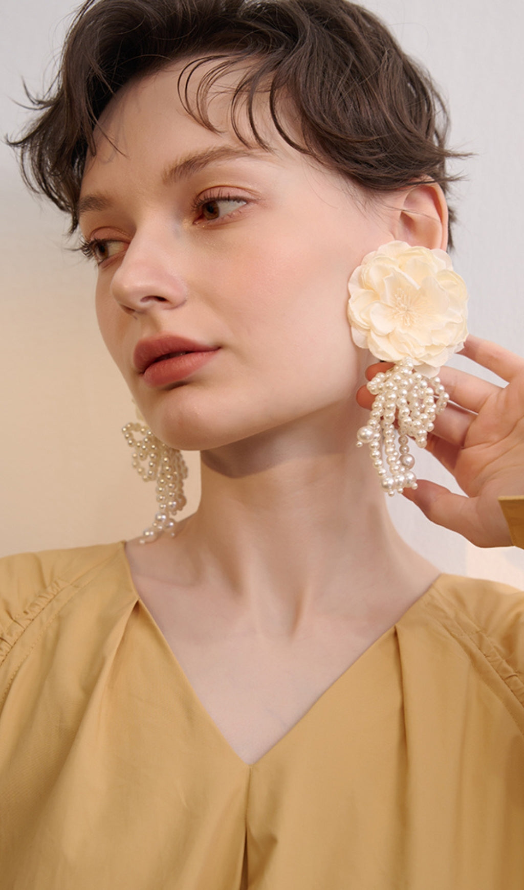 Fashionslee WomenAnnick Flower Petals Acrylic Earrings