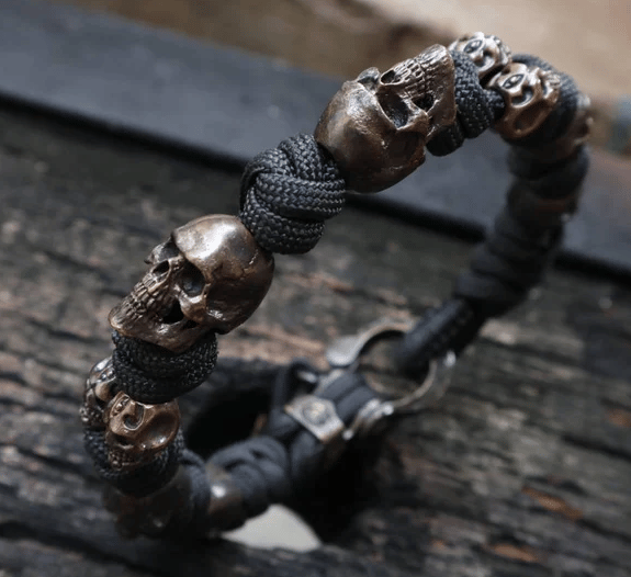 💥🏴&zwj;☠💀The Skull Army Paracord Bracelet📿