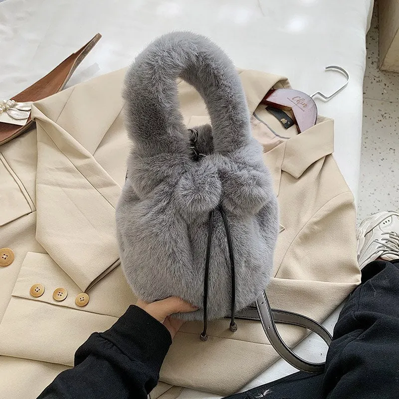էѧӧܧ Winter Small Soft Faux Fur Shoulder Crossbody Bags 2021 Women Brand Luxury Fashion Lady Chain Totes Handbags Purses