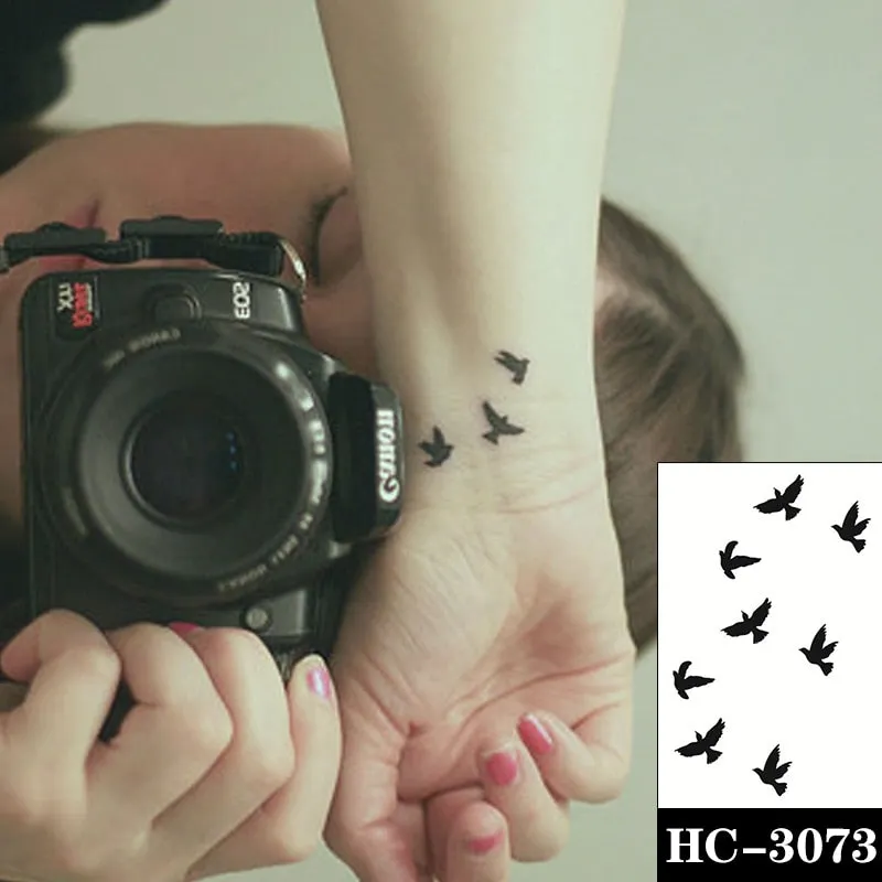 Holding Hands In Love Stickers Hand Heart Tattoo Body Art Makeup Waterproof Temporary Women and Men Fake Tatoo
