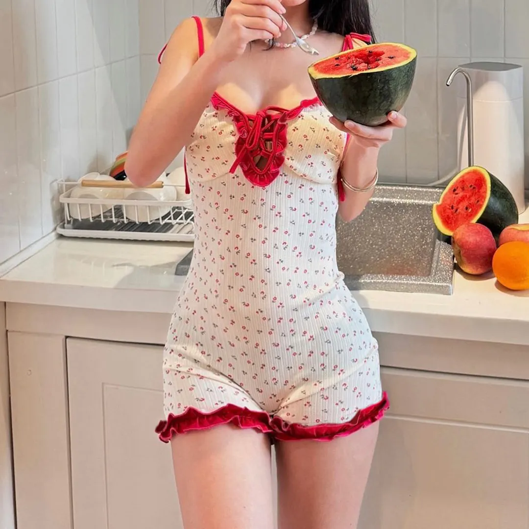 Nigikala Nigikala Street Hottie Sports Suit Letter-Print Sling Hanging Neck Repair T-Shirt With Micro-Tlave Casual Two-Piece Set