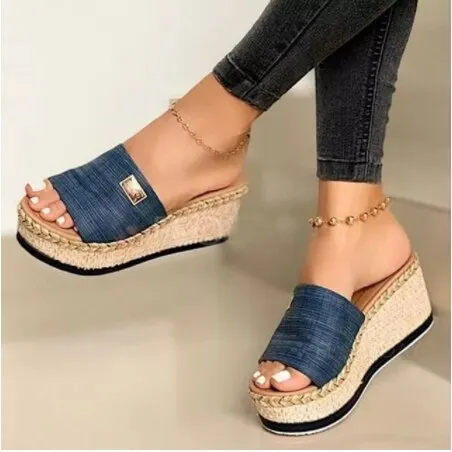 Fashion open toe sports sandals T-shaped buckle thick heel platform shoes 2020 women's summer flat casual shoes women's slippers