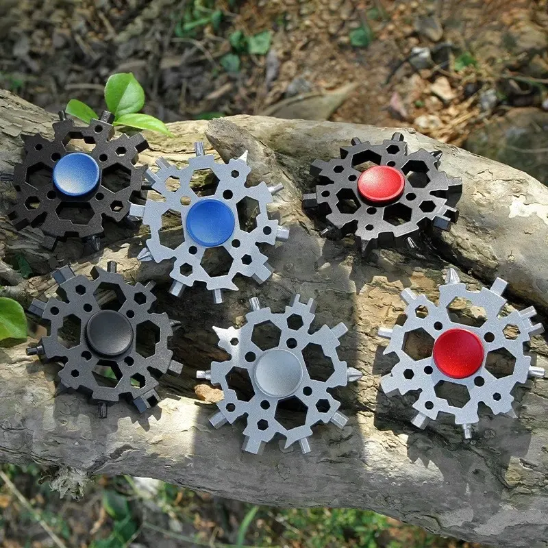 SAKER&reg; 23-in-1 Snowflake Multitool