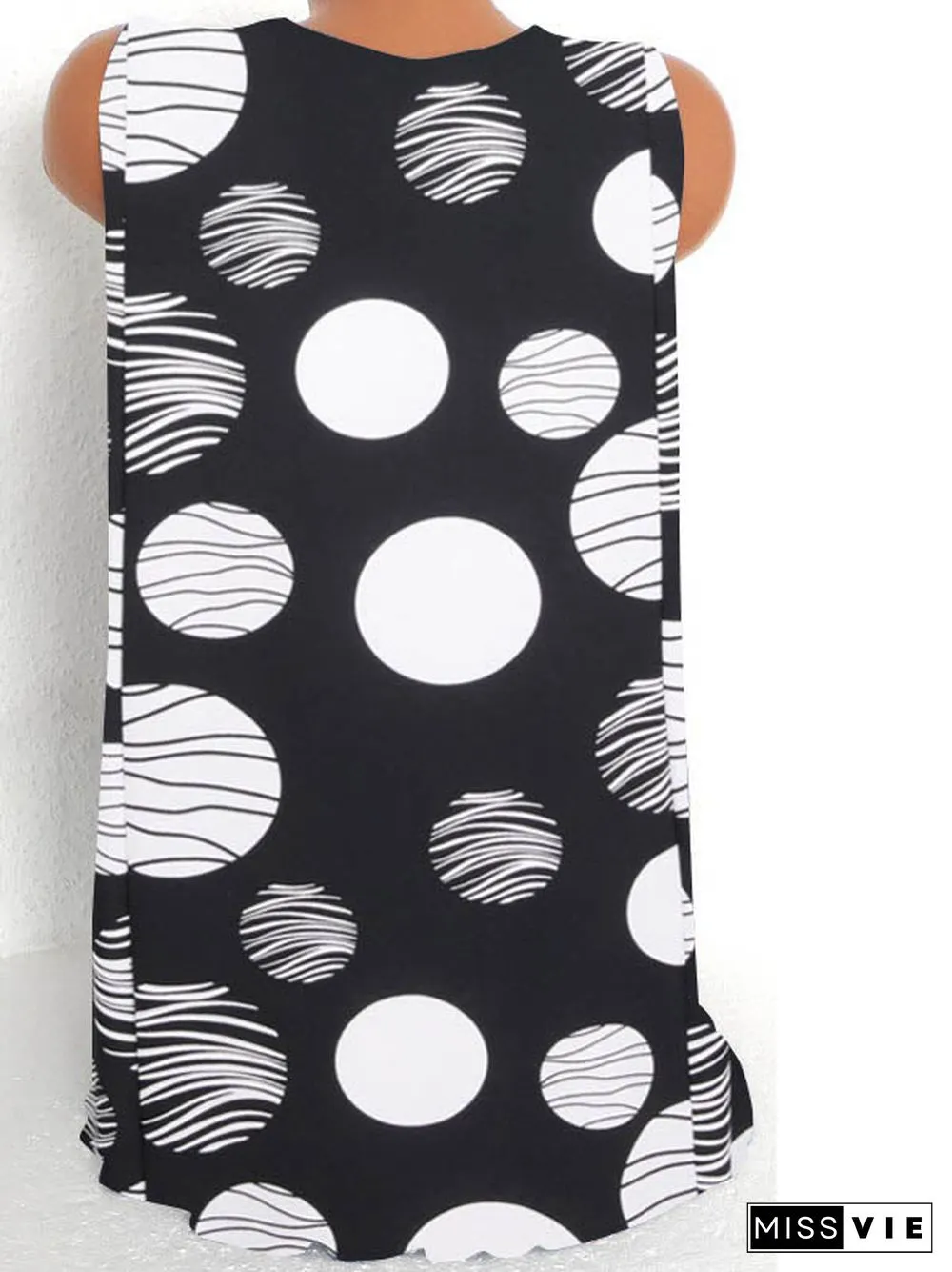 Women's Sleeveless V-neck Polka Dot Printed Top