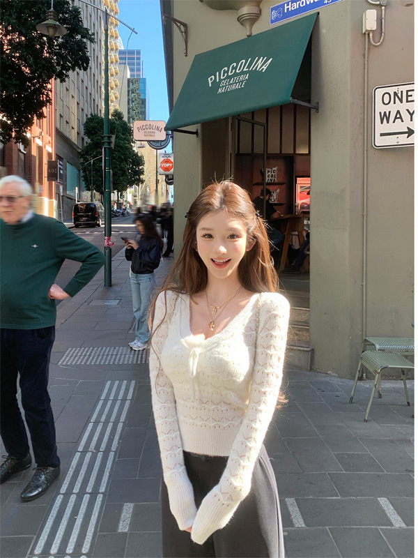 JMSHOP 暮色memory 镂空波浪V领针织上衣女秋设计感绑带长袖毛衣