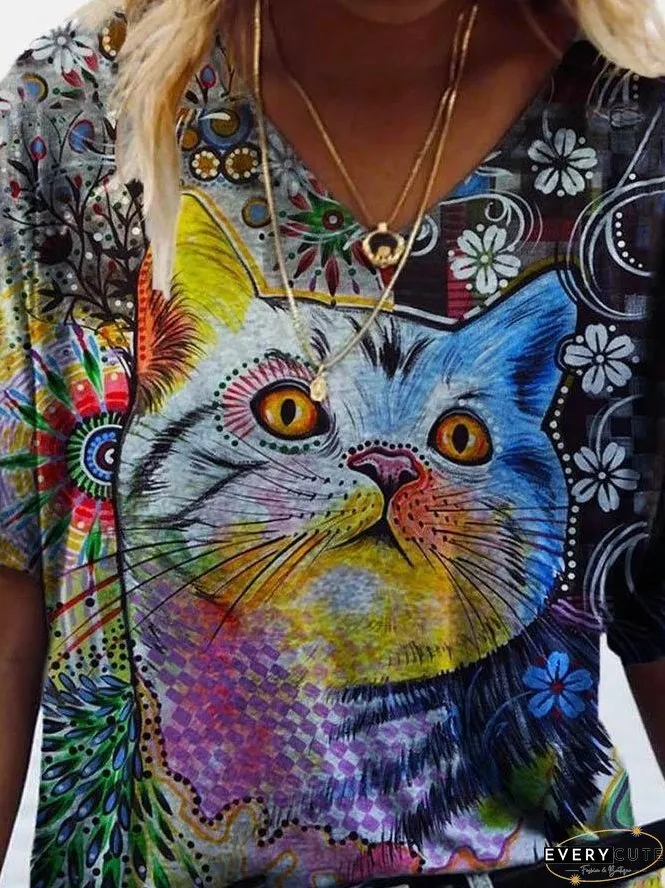 Cat Printed V-neck T-shirt for Women