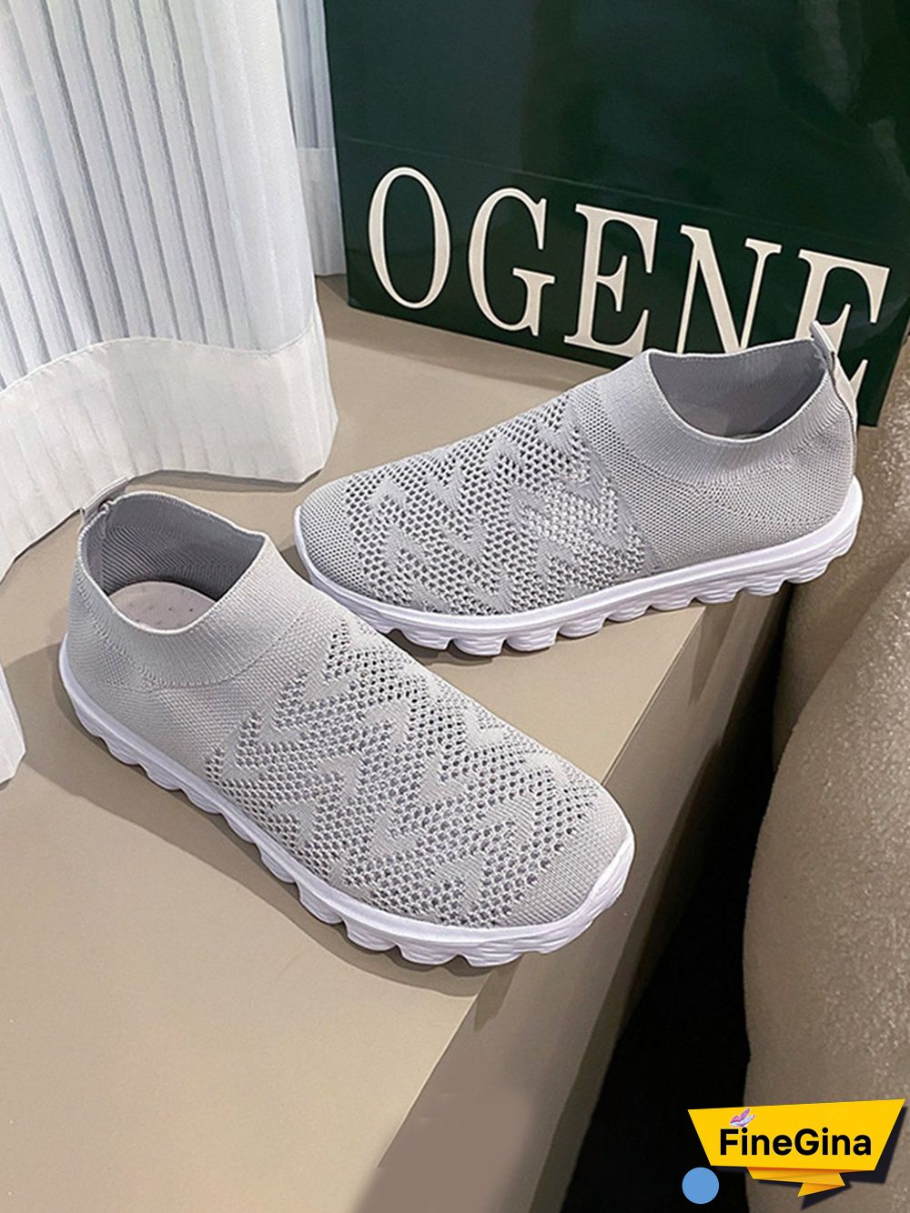 Geometric Lightweight Soft Sole Non-Slip Flyknit Sneakers