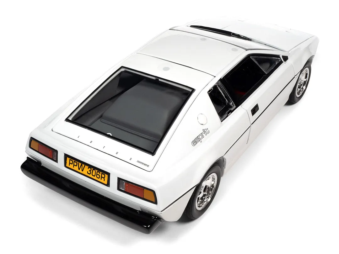 James Bond 1971 Lotus Espirit Series 1 (The Spy Who Loved Me) 1:18 Scale