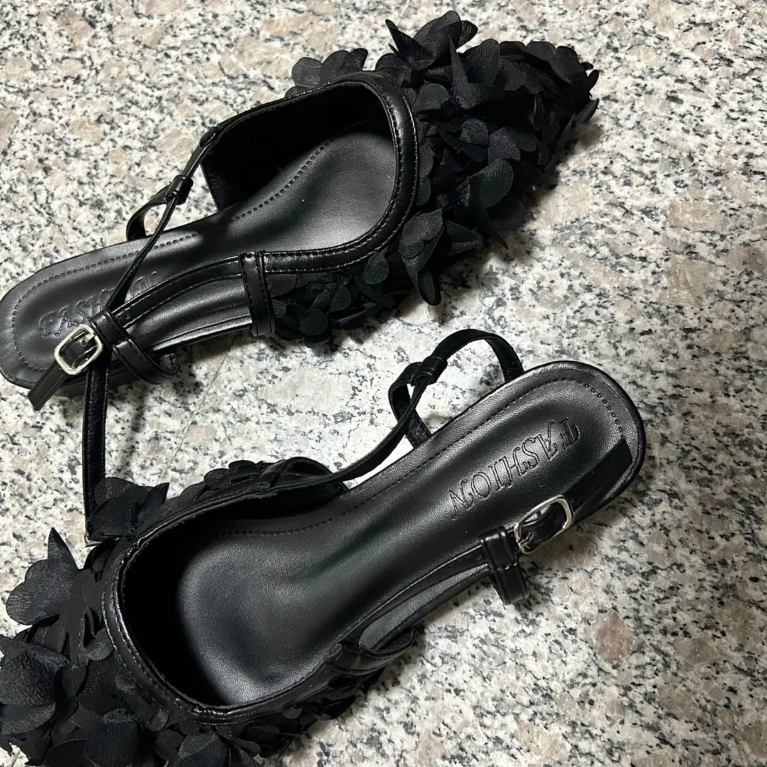 Churchf Churchf 2023 Petals Pointed Head With Buckle Flat Shoes Female Fairy Wind Head Flat Shoes Low Heel Small Fresh Sandals Female
