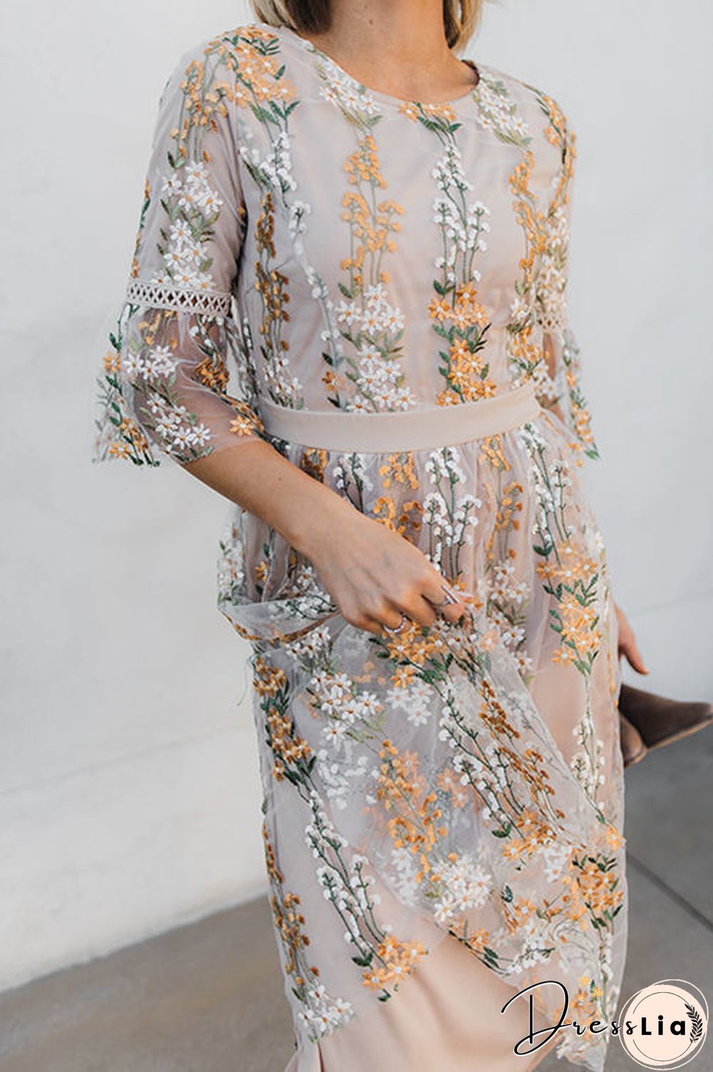  Sleeveless Bloom Embroidered Dress