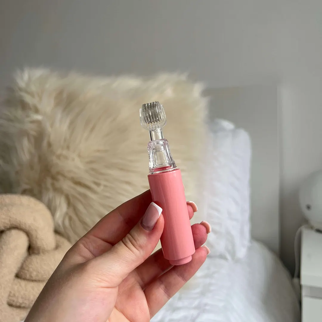 Lip Roller