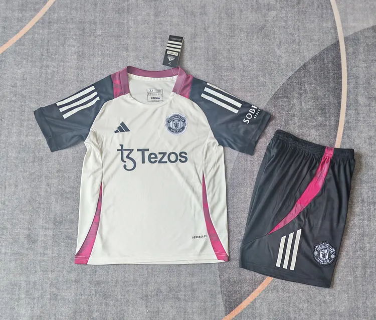 2024-25 Manchester United Training Shirt - Kids Size