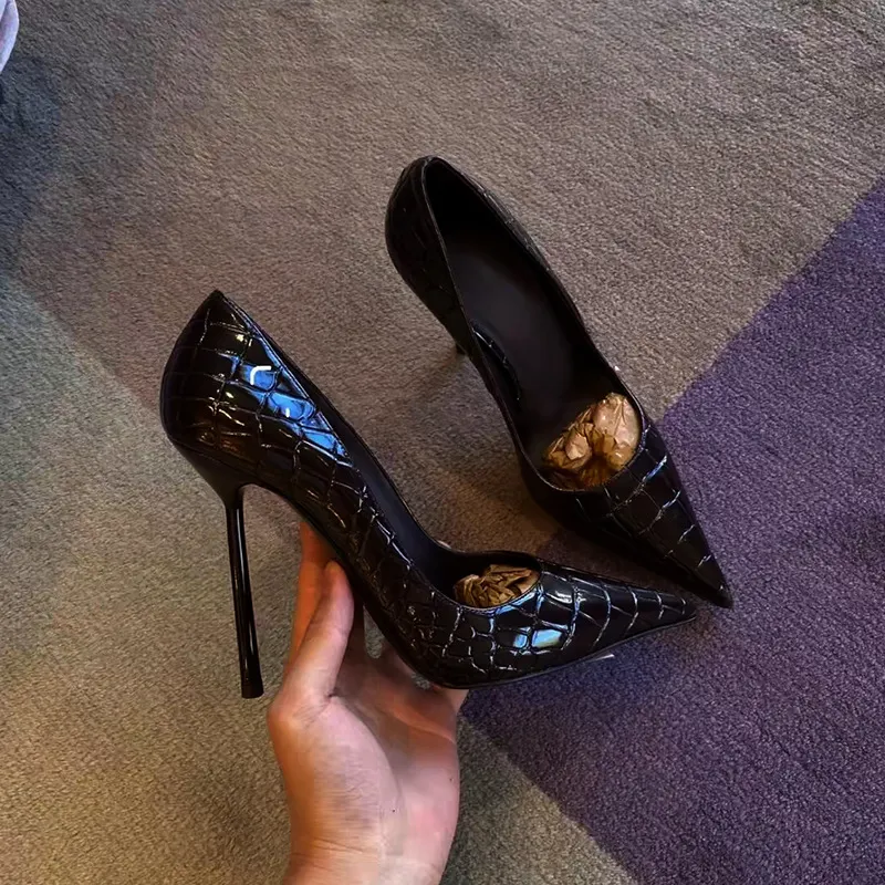 Breakj Breakj Shoes On The Bed Of Ultra-High Women's Fine Heel 2025 Spring And Autumn New Black Red 10 Cm Large-Size Tip Single Shoes