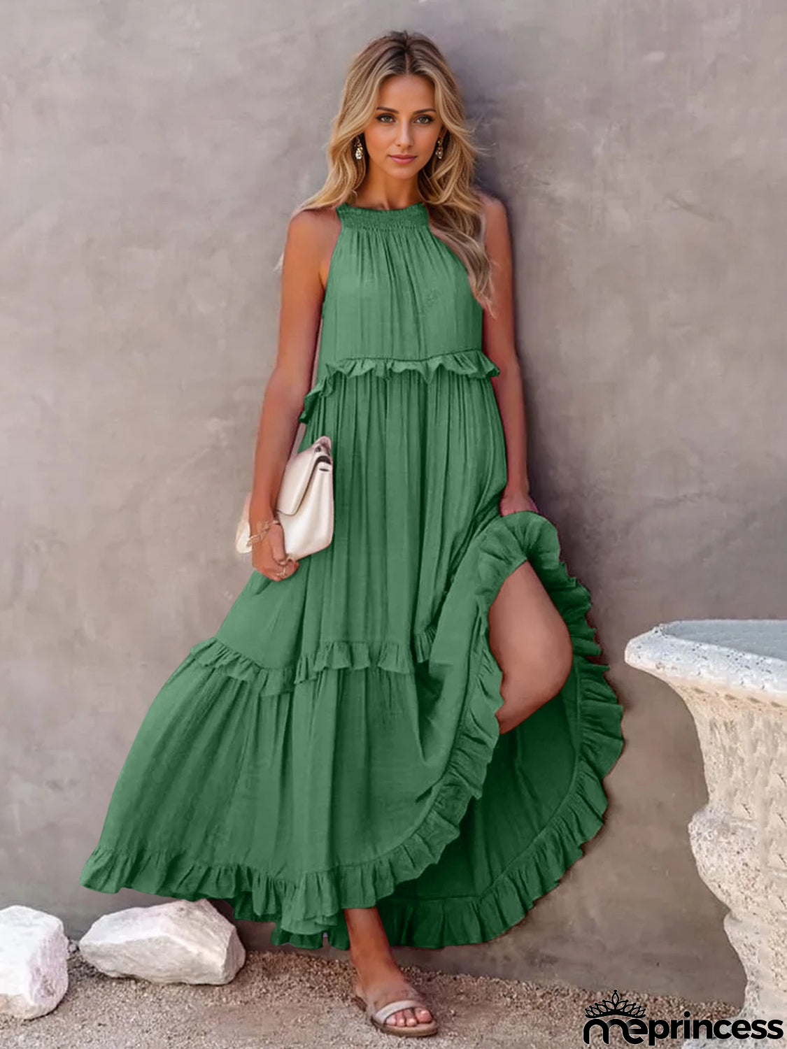 Feminine and light Dress
