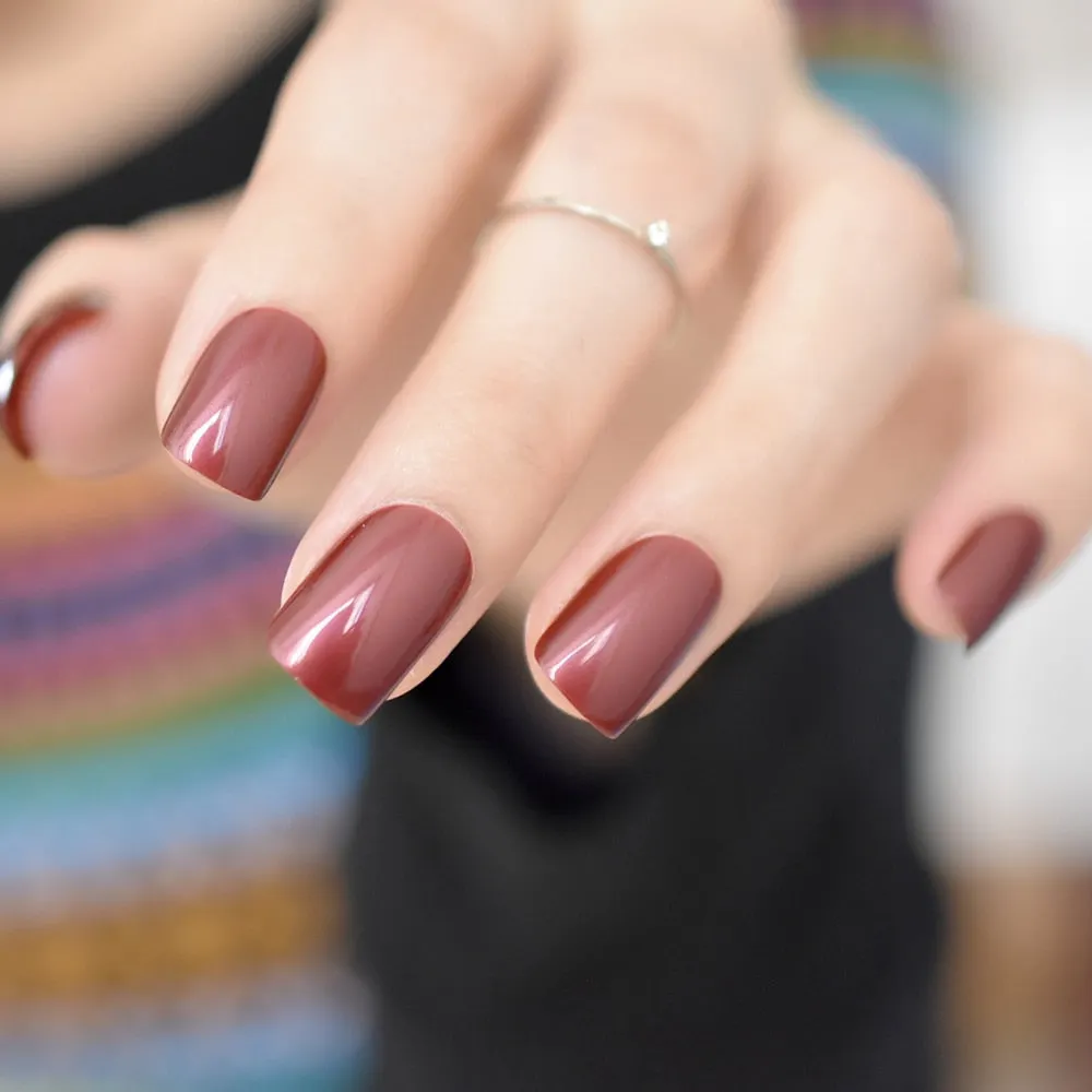 Shiny Glossy Red Wine Fake Nails Short Dark Color Beautiful Ladies Decoration Nail Tips 24pcs/kit with glue sticker-Nail Inspo